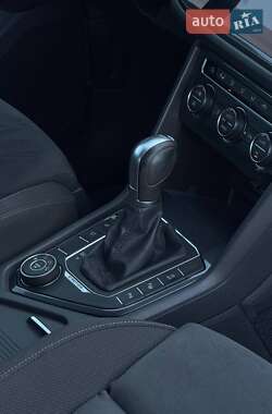 Внедорожник / Кроссовер Volkswagen Tiguan 2018 в 