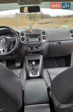 Внедорожник / Кроссовер Volkswagen Tiguan 2010 в 