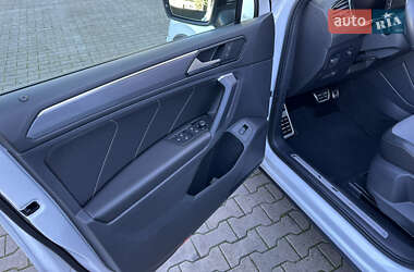 Внедорожник / Кроссовер Volkswagen Tiguan 2020 в 