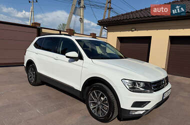 Позашляховик / Кросовер Volkswagen Tiguan 2019 в 
