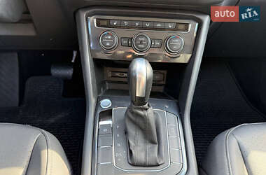 Позашляховик / Кросовер Volkswagen Tiguan 2019 в 