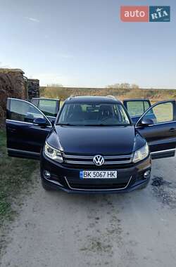 Внедорожник / Кроссовер Volkswagen Tiguan 2013 в 