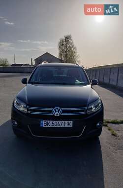 Внедорожник / Кроссовер Volkswagen Tiguan 2013 в 