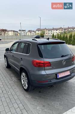 Внедорожник / Кроссовер Volkswagen Tiguan 2012 в 