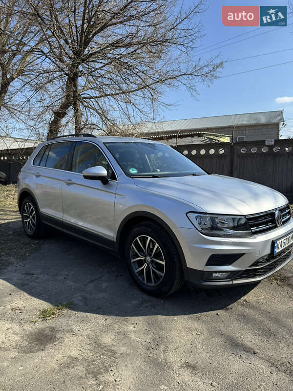 Внедорожник / Кроссовер Volkswagen Tiguan 2018 в 