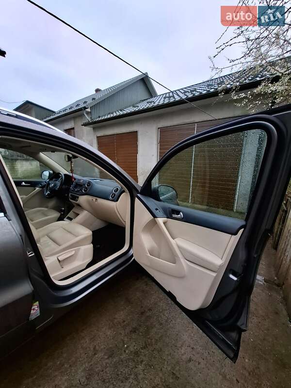 Позашляховик / Кросовер Volkswagen Tiguan 2010 в Снятині фото 28 Позашляховик / Кросовер Volkswagen Tiguan 2010 в Снятині