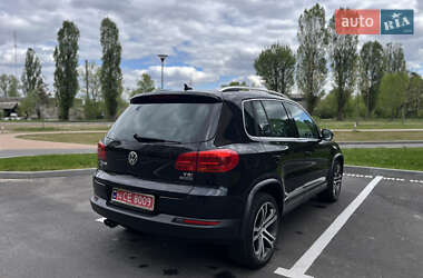 Позашляховик / Кросовер Volkswagen Tiguan 2016 в 