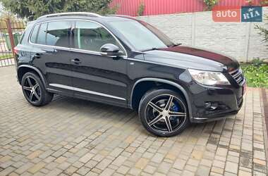 Позашляховик / Кросовер Volkswagen Tiguan 2009 в 