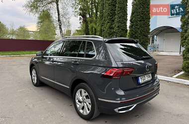 Внедорожник / Кроссовер Volkswagen Tiguan 2021 в 