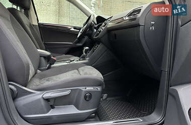 Внедорожник / Кроссовер Volkswagen Tiguan 2021 в 
