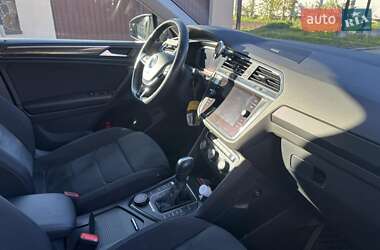 Позашляховик / Кросовер Volkswagen Tiguan 2020 в 