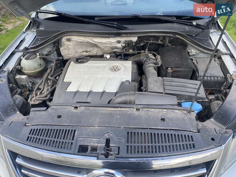 Позашляховик / Кросовер Volkswagen Tiguan 2010 в Новій Водолагі