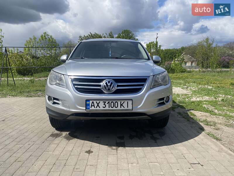 Позашляховик / Кросовер Volkswagen Tiguan 2010 в Новій Водолагі