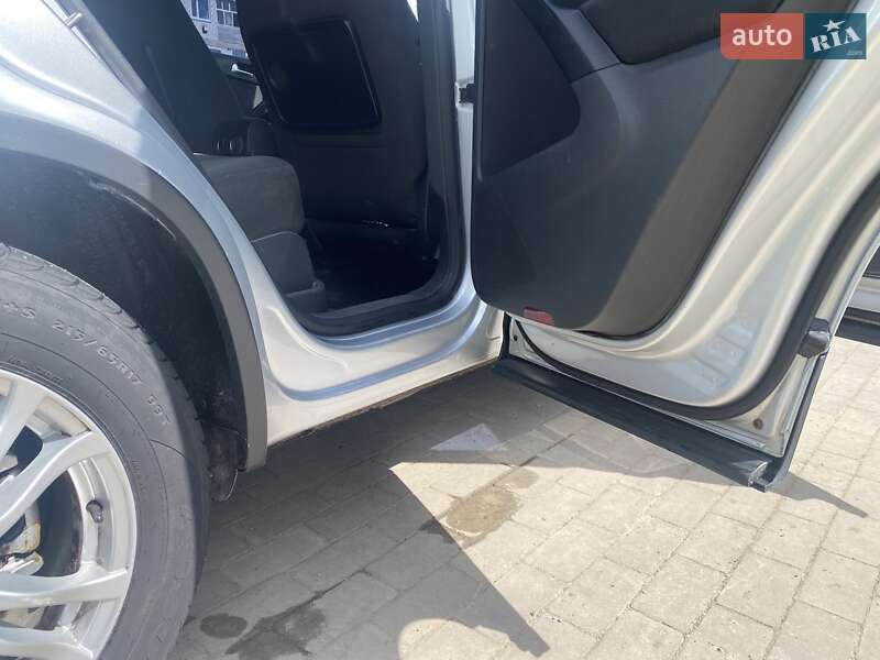 Позашляховик / Кросовер Volkswagen Tiguan 2010 в Новій Водолагі