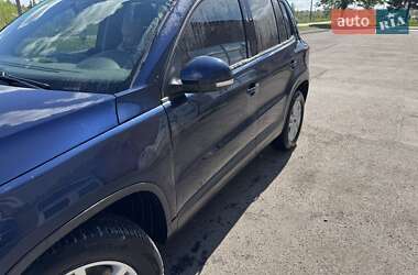 Внедорожник / Кроссовер Volkswagen Tiguan 2015 в 