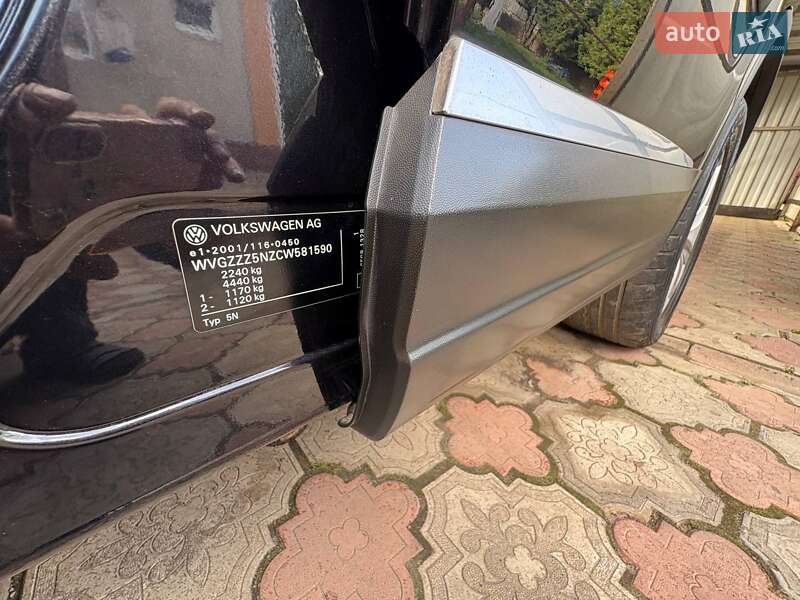 Внедорожник / Кроссовер Volkswagen Tiguan 2012 в Олевске