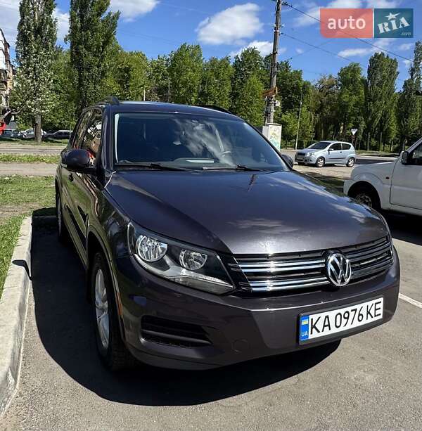 Внедорожник / Кроссовер Volkswagen Tiguan 2015 в 