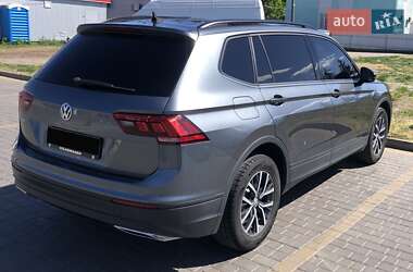 Позашляховик / Кросовер Volkswagen Tiguan 2020 в 