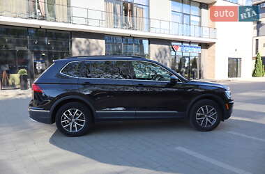 Внедорожник / Кроссовер Volkswagen Tiguan 2019 в 