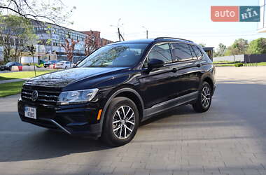 Внедорожник / Кроссовер Volkswagen Tiguan 2019 в 