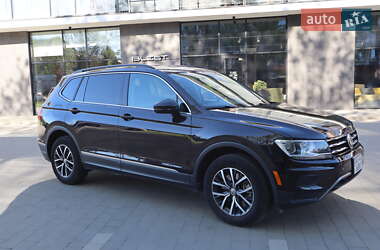 Внедорожник / Кроссовер Volkswagen Tiguan 2019 в 