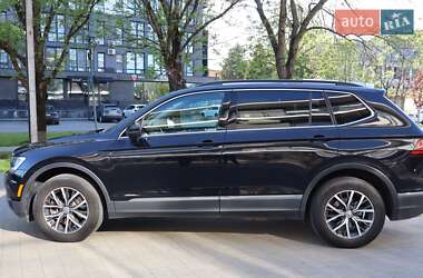 Внедорожник / Кроссовер Volkswagen Tiguan 2019 в 