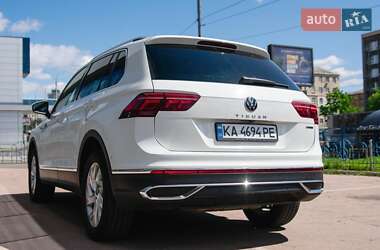 Внедорожник / Кроссовер Volkswagen Tiguan 2021 в 