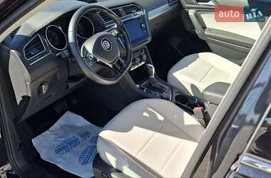 Внедорожник / Кроссовер Volkswagen Tiguan 2018 в 