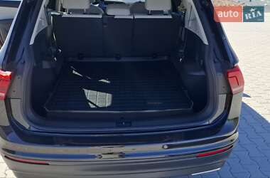 Внедорожник / Кроссовер Volkswagen Tiguan 2018 в 