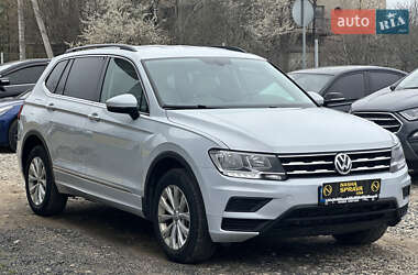 Внедорожник / Кроссовер Volkswagen Tiguan 2017 в 