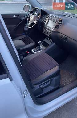 Внедорожник / Кроссовер Volkswagen Tiguan 2014 в 