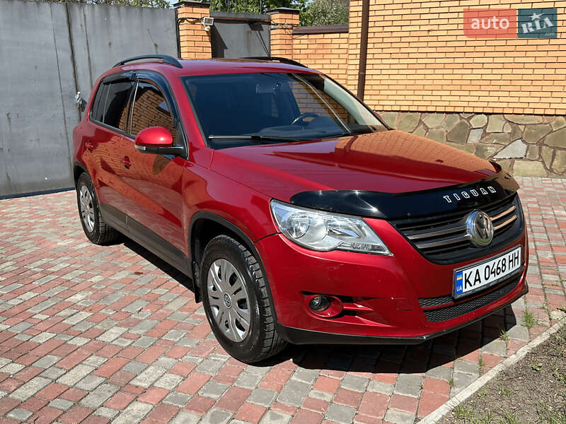 Внедорожник / Кроссовер Volkswagen Tiguan 2008 в 