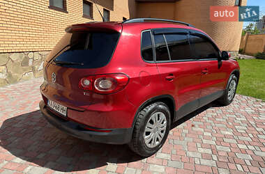 Внедорожник / Кроссовер Volkswagen Tiguan 2008 в 