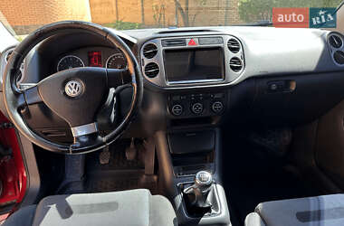 Внедорожник / Кроссовер Volkswagen Tiguan 2008 в 