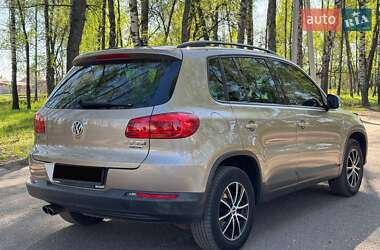 Внедорожник / Кроссовер Volkswagen Tiguan 2016 в 