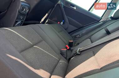 Внедорожник / Кроссовер Volkswagen Tiguan 2016 в 