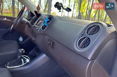 Внедорожник / Кроссовер Volkswagen Tiguan 2016 в 