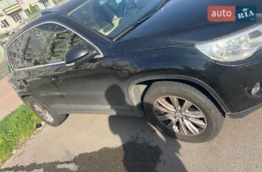 Позашляховик / Кросовер Volkswagen Tiguan 2009 в Києві