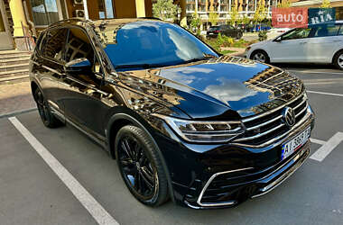 Внедорожник / Кроссовер Volkswagen Tiguan 2022 в 