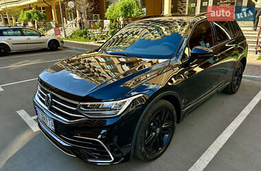 Внедорожник / Кроссовер Volkswagen Tiguan 2022 в 