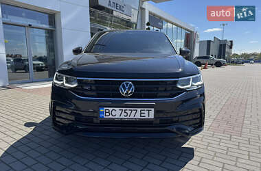 Внедорожник / Кроссовер Volkswagen Tiguan 2024 в 