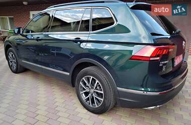 Позашляховик / Кросовер Volkswagen Tiguan 2018 в 