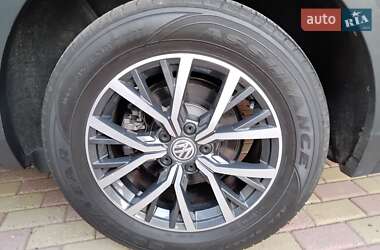 Позашляховик / Кросовер Volkswagen Tiguan 2018 в 
