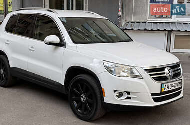 Позашляховик / Кросовер Volkswagen Tiguan 2010 в Києві