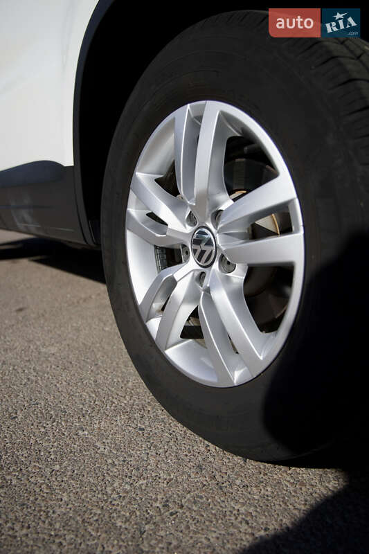 Внедорожник / Кроссовер Volkswagen Tiguan 2012 в Киеве