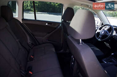 Внедорожник / Кроссовер Volkswagen Tiguan 2012 в 