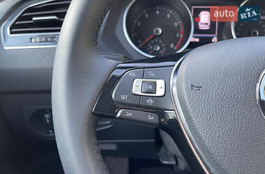 Внедорожник / Кроссовер Volkswagen Tiguan 2020 в 
