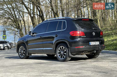 Внедорожник / Кроссовер Volkswagen Tiguan 2012 в 
