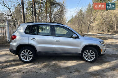 Внедорожник / Кроссовер Volkswagen Tiguan 2017 в 