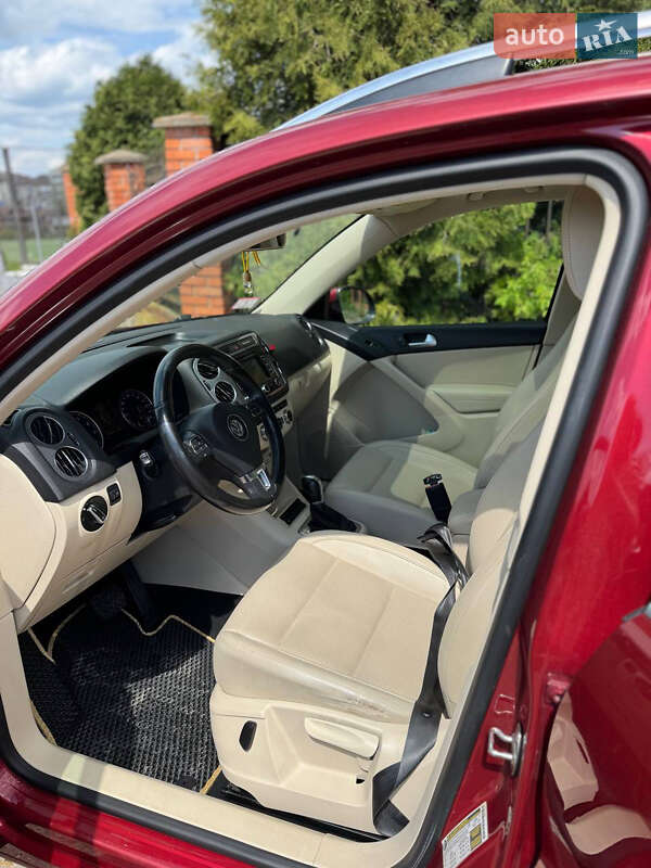 Внедорожник / Кроссовер Volkswagen Tiguan 2012 в Тлумаче